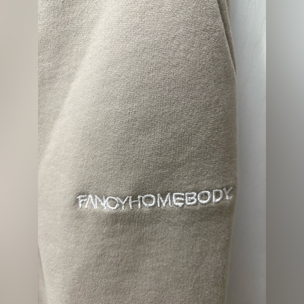 Fancy Homebody Off The Shoulder Sweat Suit Light Tan/ Gray Size Small - Picture 5 of 7